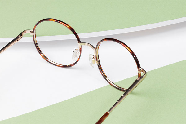 آشنایی با چند نمونه از بهترین مدل های فریم عینک طبی برای خرید